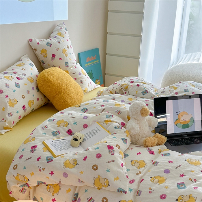 91家纺网 家纺一手货源 找家纺 时年 2024新款全棉双层纱四件套-宝可梦系列 可达鸭呀