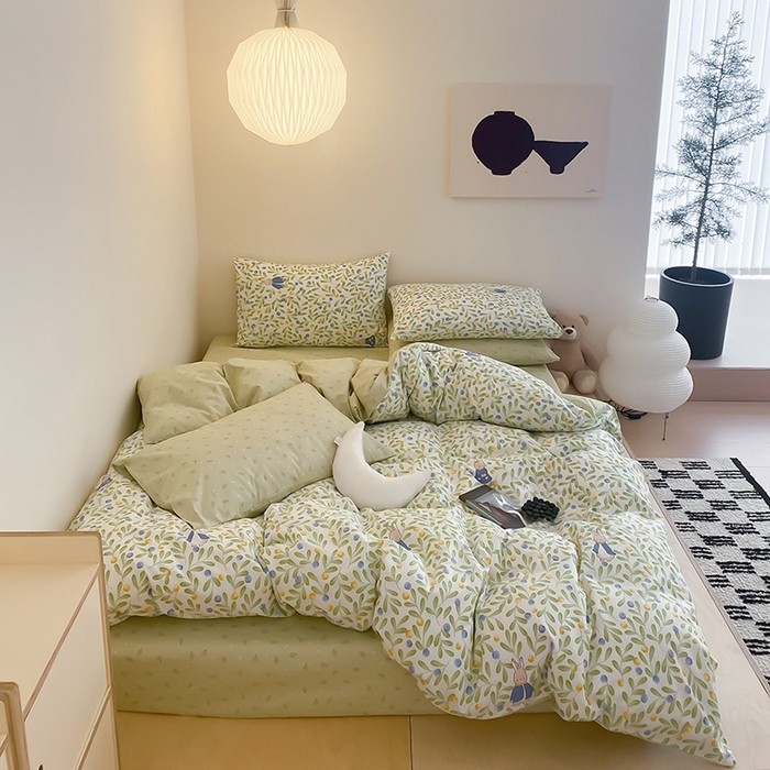 91家纺网 家纺一手货源 找家纺 宜家坊 2024新款全棉喷气13070小清新印花四件套-拍摄一 失眠少女