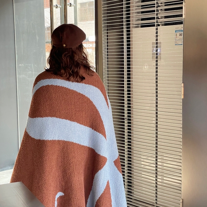 91家纺网 家纺一手货源 找家纺 圆岛家纺 2024新款蝴蝶结系列高品质多功能针织半边绒毛毯 蝴蝶结蓝