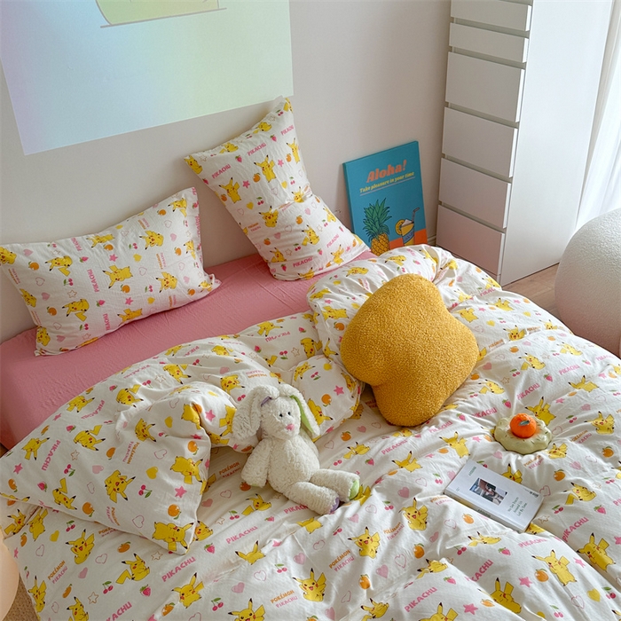 91家纺网 家纺一手货源 找家纺 时年 2024新款全棉双层纱四件套-宝可梦系列 萌甜皮卡丘