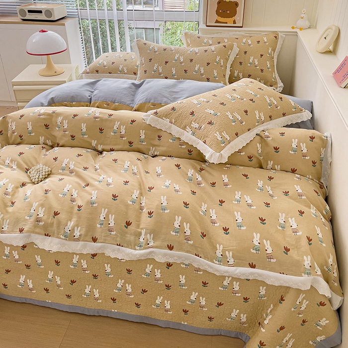 91家纺网 家纺一手货源 找家纺 羽爱家纺 2024新款A类双层纱棉花芯床盖套件 乖乖兔