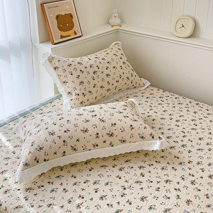 91家纺网 家纺一手货源 找家纺 羽爱家纺 2024新款A类双层纱棉花芯床盖套件 小花朵
