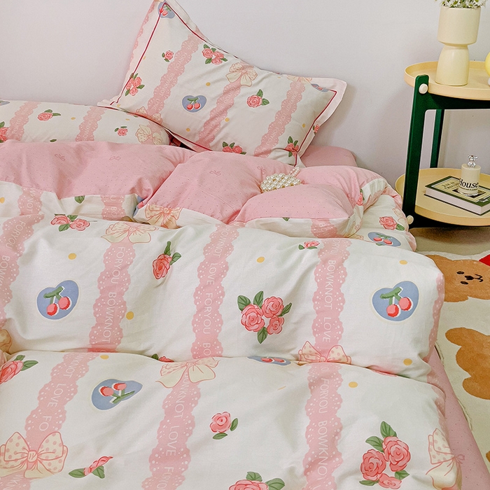 91家纺网 家纺一手货源 找家纺 乐童家纺 2024新款直播爆款13070纯棉印花吊边款一字绣四件套 玫瑰河畔