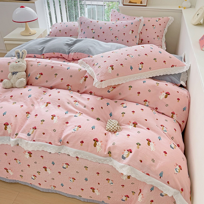 91家纺网 家纺一手货源 找家纺 羽爱家纺 2024新款A类双层纱棉花芯床盖套件 蘑菇兔