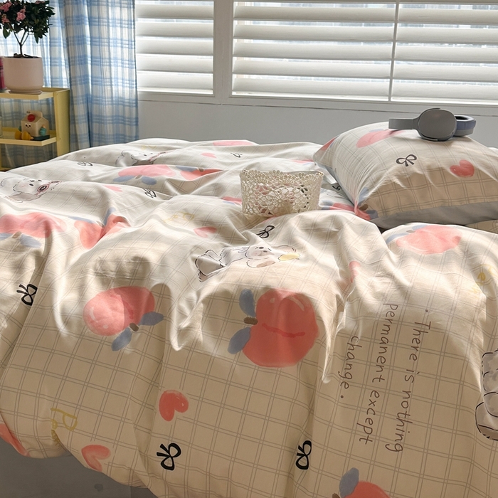 91家纺网 家纺一手货源 找家纺 昔可家纺 2024新款全棉卡通印花系列四件套 格子蜜桃