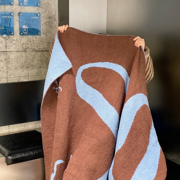 91家纺网 家纺一手货源 找家纺 圆岛家纺 2024新款蝴蝶结系列高品质多功能针织半边绒毛毯 蝴蝶结蓝