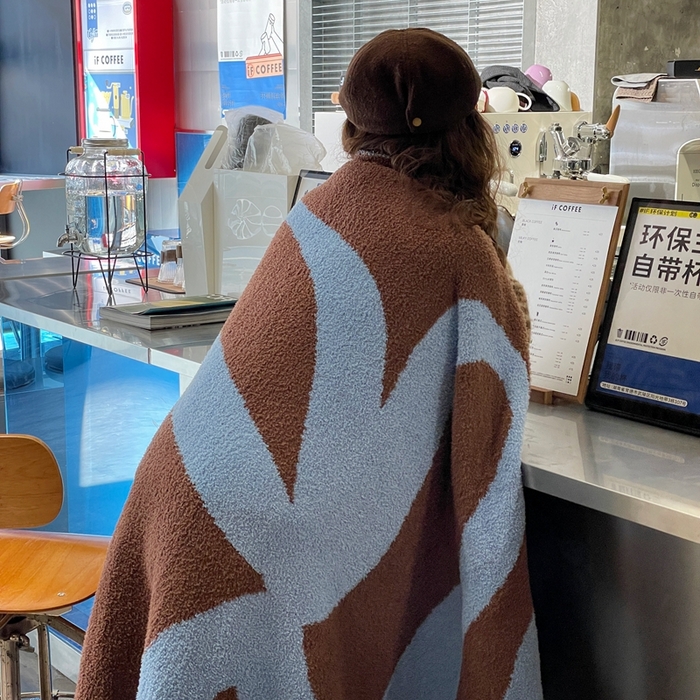 91家纺网 家纺一手货源 找家纺 圆岛家纺 2024新款蝴蝶结系列高品质多功能针织半边绒毛毯 蝴蝶结蓝