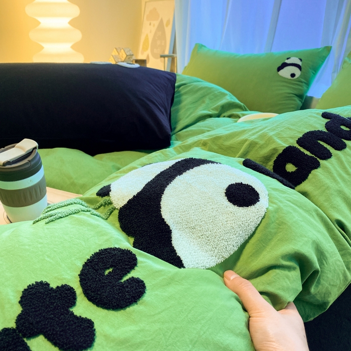 91家纺网 家纺一手货源 找家纺 葡萄家 2024新款超柔水洗棉毛巾绣四件套 毛巾绣水洗棉-贪吃熊猫