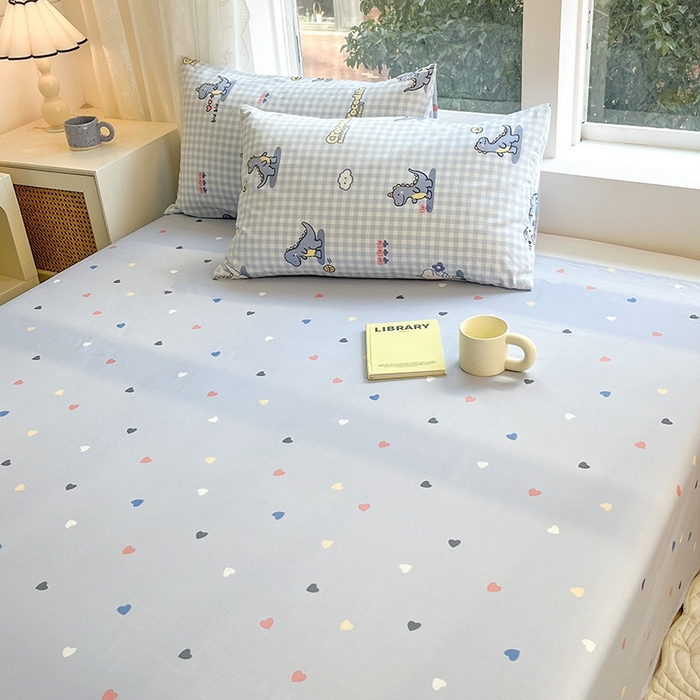 91家纺网 家纺一手货源 找家纺 麦伦家居 2024春夏新品ins小清新卡通全棉四件套 爱心小恐龙