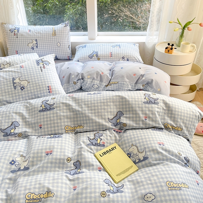 91家纺网 家纺一手货源 找家纺 麦伦家居 2024春夏新品ins小清新卡通全棉四件套 爱心小恐龙