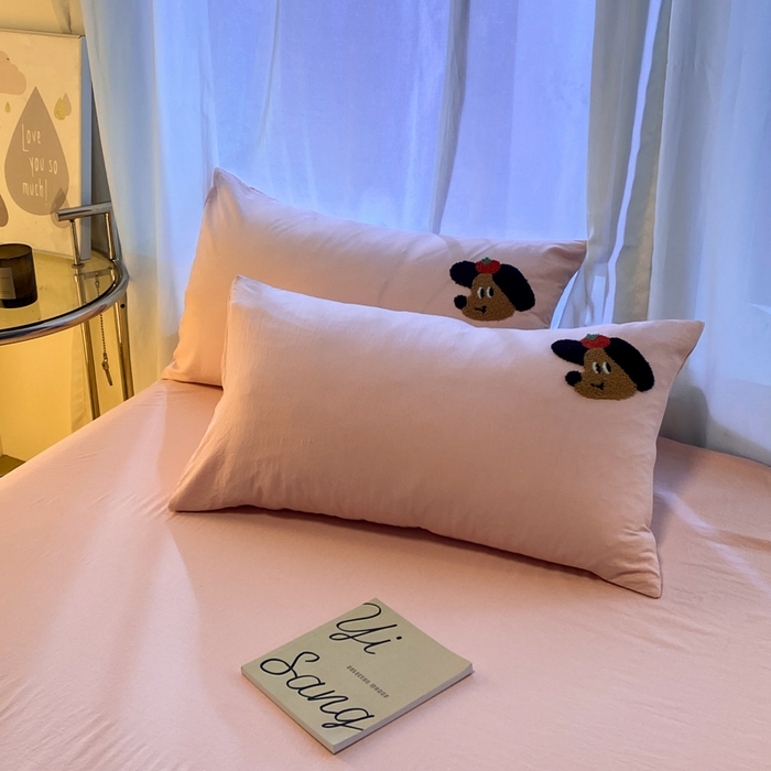 91家纺网 家纺一手货源 找家纺 葡萄家 2024新款超柔水洗棉毛巾绣四件套 毛巾绣水洗棉-甜心狗粉