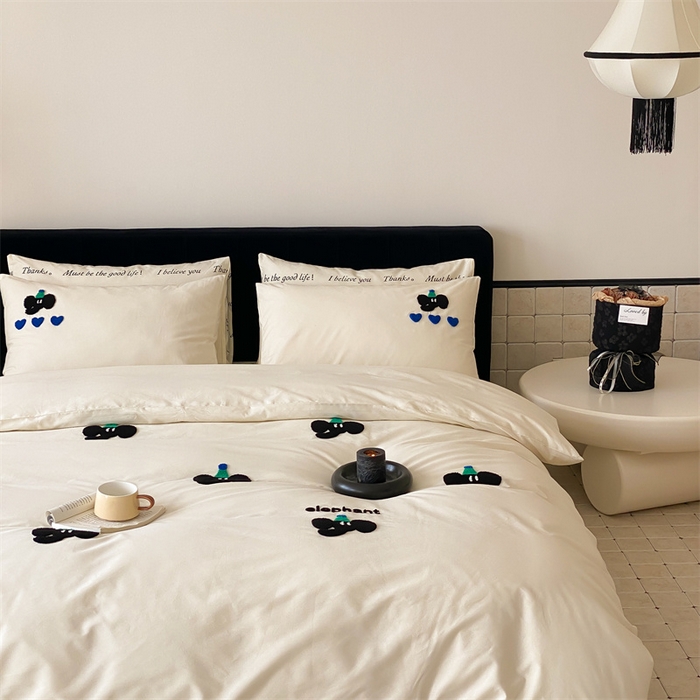 91家纺网 家纺一手货源 找家纺 荣轩家居 2024新款亲肤舒适全棉精梳棉卡通系列四件套 幸运小象