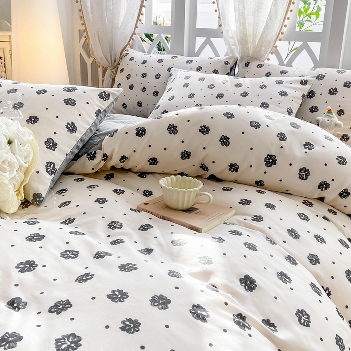 91家纺网 家纺一手货源 找家纺 宜家坊 2024新款全棉13070小清新印花四件套-拍摄二 黑白恋曲