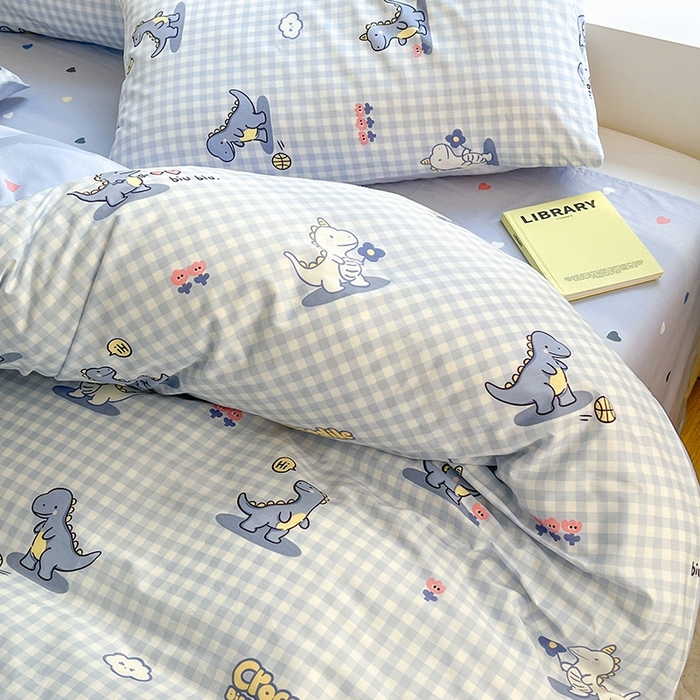 91家纺网 家纺一手货源 找家纺 麦伦家居 2024春夏新品ins小清新卡通全棉四件套 爱心小恐龙