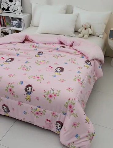 91家纺网 家纺一手货源 找家纺 艾兜坊 2024新款A类针织凉感大豆夏被 白雪公主