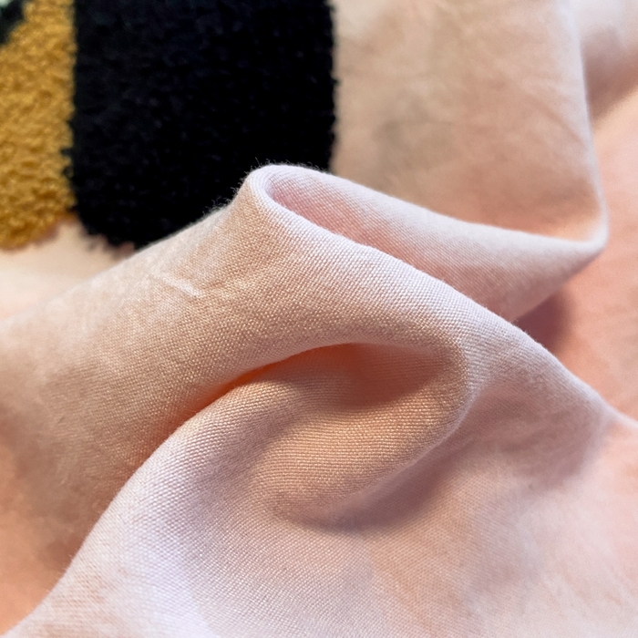 91家纺网 家纺一手货源 找家纺 葡萄家 2024新款超柔水洗棉毛巾绣四件套 毛巾绣水洗棉-甜心狗粉