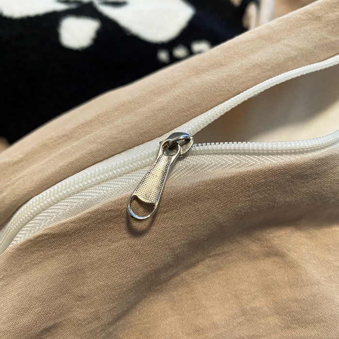 91家纺网 家纺一手货源 找家纺 葡萄家 2024新款超柔水洗棉毛巾绣四件套 毛巾绣水洗棉-奶茶煤球