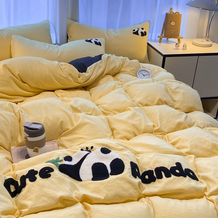 91家纺网 家纺一手货源 找家纺 葡萄家 2024新款超柔水洗棉毛巾绣四件套 毛巾绣水洗棉-趴睡熊猫