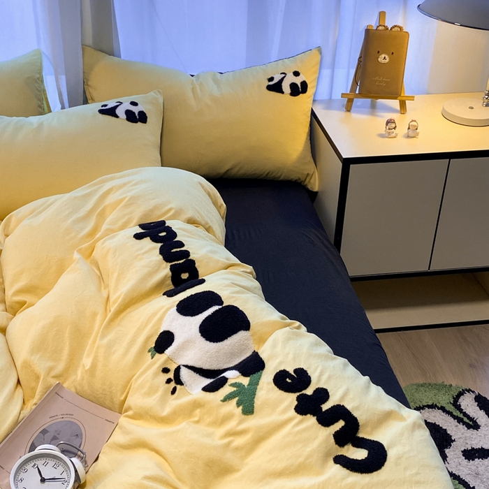 91家纺网 家纺一手货源 找家纺 葡萄家 2024新款超柔水洗棉毛巾绣四件套 毛巾绣水洗棉-趴睡熊猫