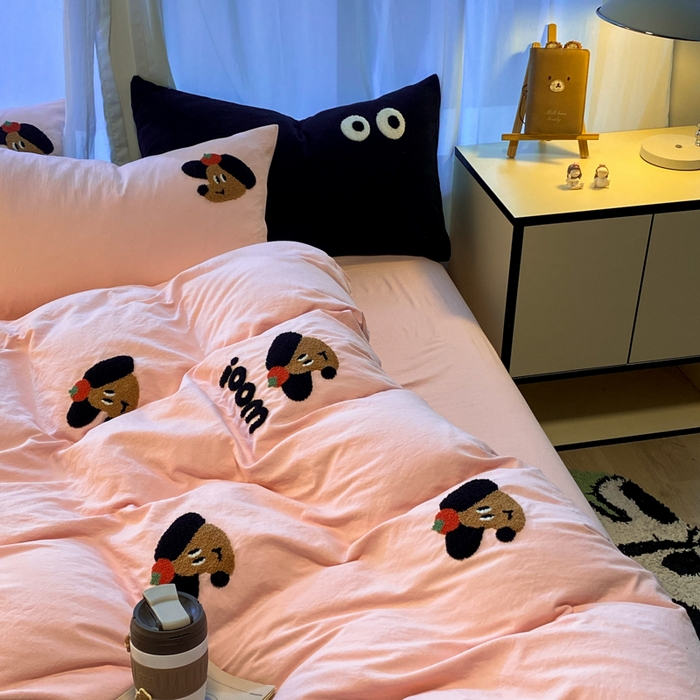 91家纺网 家纺一手货源 找家纺 葡萄家 2024新款超柔水洗棉毛巾绣四件套 毛巾绣水洗棉-甜心狗粉