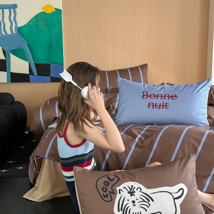 91家纺网 家纺一手货源 找家纺 圆岛家纺 2024新款春夏40支趣味全棉数码印花四件套 美拉德狗