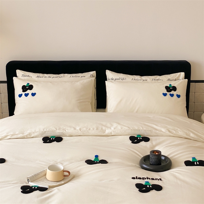 91家纺网 家纺一手货源 找家纺 荣轩家居 2024新款亲肤舒适全棉精梳棉卡通系列四件套 幸运小象