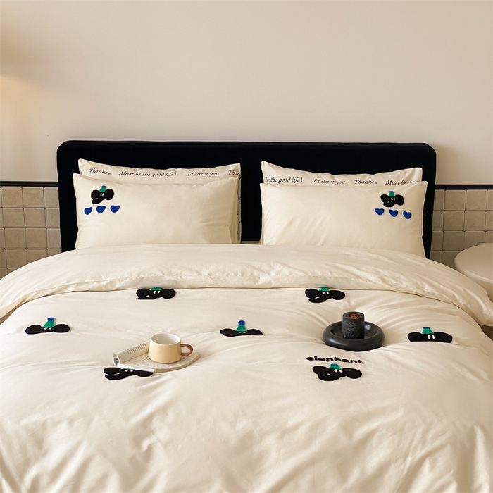 91家纺网 家纺一手货源 找家纺 荣轩家居 2024新款亲肤舒适全棉精梳棉卡通系列四件套 幸运小象