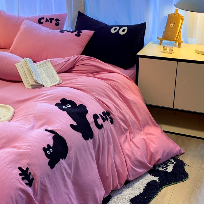 91家纺网 家纺一手货源 找家纺 葡萄家 2024新款超柔水洗棉毛巾绣四件套 毛巾绣水洗棉-躲猫猫