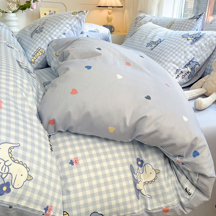 91家纺网 家纺一手货源 找家纺 麦伦家居 2024春夏新品ins小清新卡通全棉四件套 爱心小恐龙