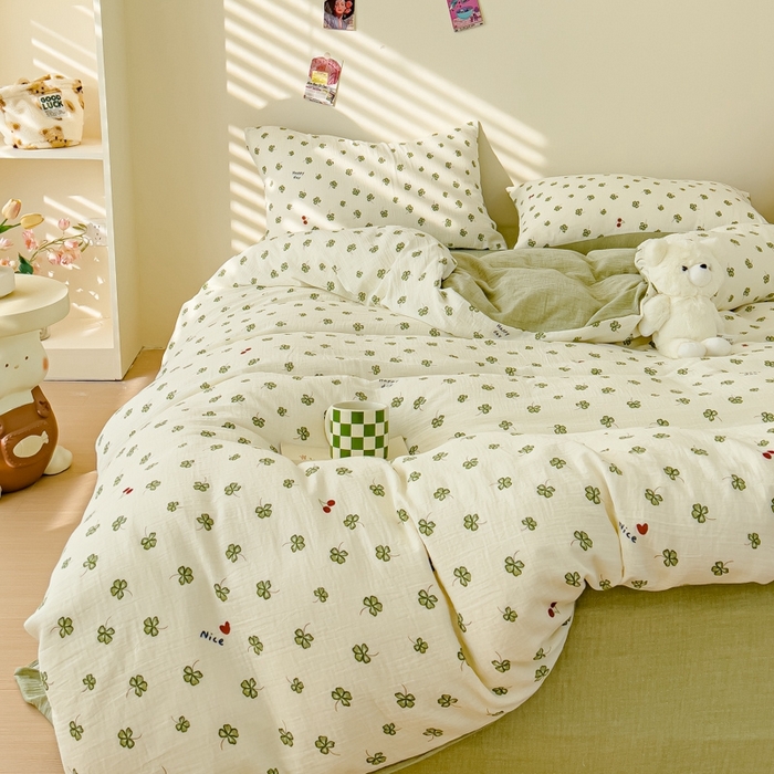 91家纺网 家纺一手货源 找家纺 木楌  2025新款全棉A类皱皱纱印花四件套 幸运草