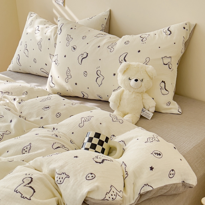 91家纺网 家纺一手货源 找家纺 木楌  2025新款全棉A类皱皱纱印花四件套 小恐龙