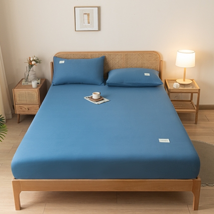 91家纺网 家纺一手货源 找家纺 衿成家纺 2025新款全棉13372喷气床笠 运动蓝