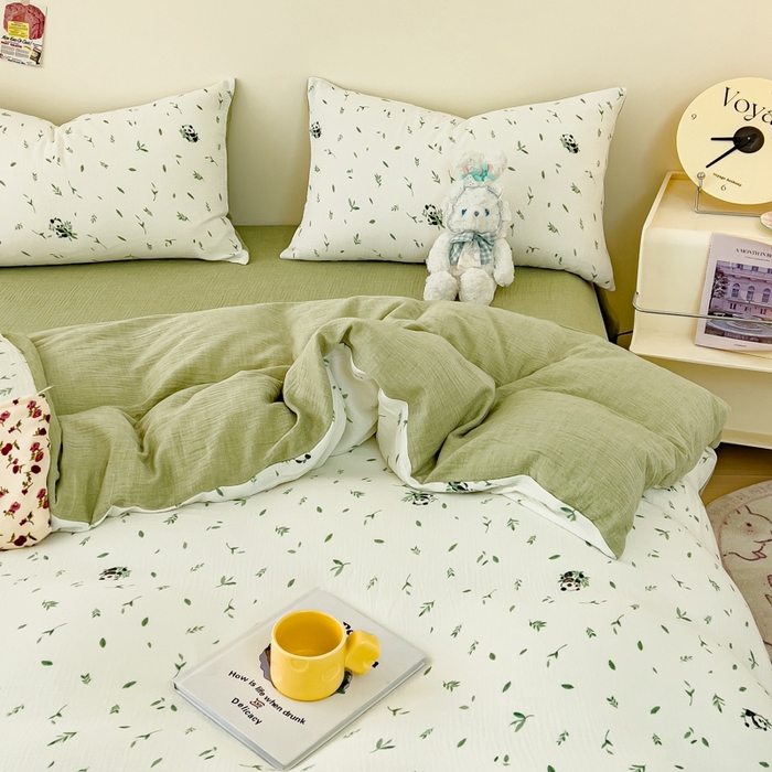 91家纺网 家纺一手货源 找家纺 木楌  2025新款全棉A类皱皱纱印花四件套 小熊猫