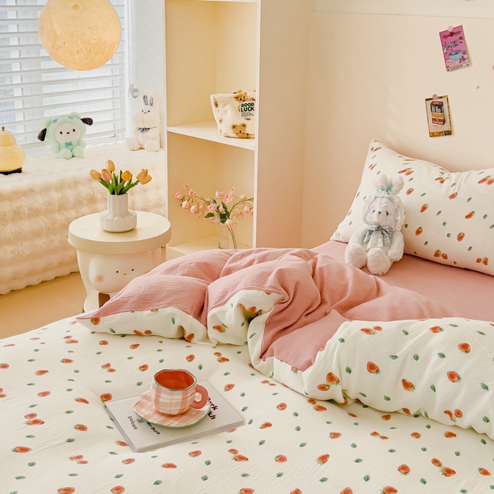 91家纺网 家纺一手货源 找家纺 木楌  2025新款全棉A类皱皱纱印花四件套 清新草莓