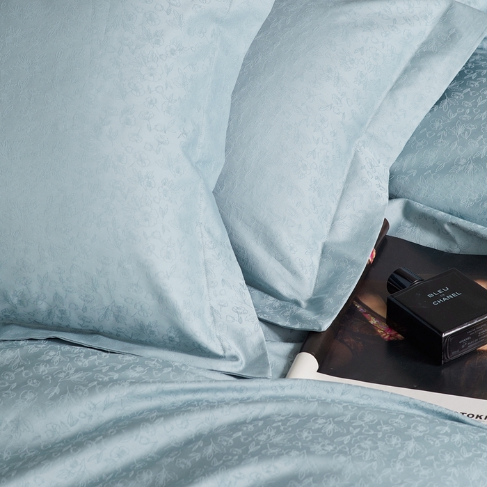91家纺网 家纺一手货源 找家纺 梦享生活家居 2024新款100支全棉提花贡缎四件套 唯美之歌（湖蓝）