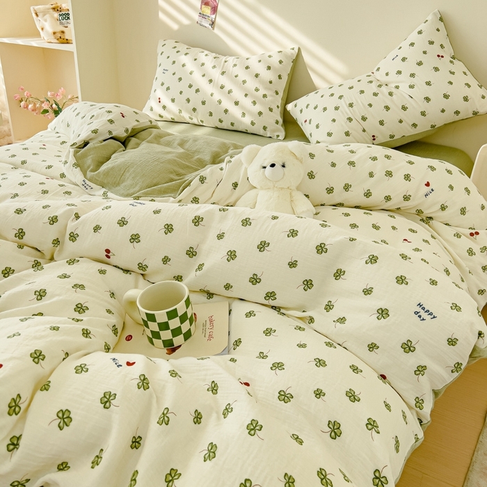 91家纺网 家纺一手货源 找家纺 木楌  2025新款全棉A类皱皱纱印花四件套 幸运草