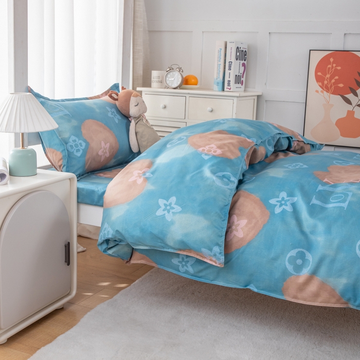 91家纺网 家纺一手货源 找家纺 乐居坊 2024新款亲肤棉 美棉 芦荟棉四件套 学生宿舍床（2月） 魔都爱情