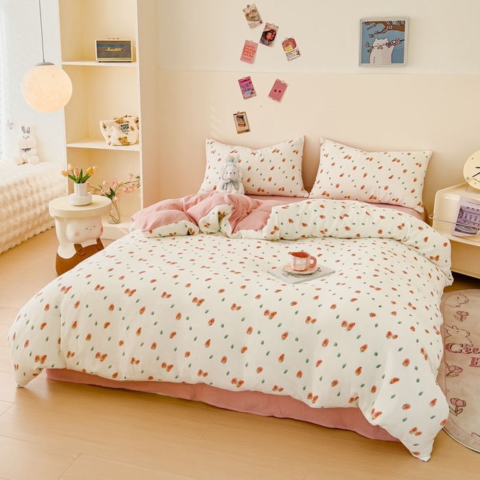 91家纺网 家纺一手货源 找家纺 木楌  2025新款全棉A类皱皱纱印花四件套 清新草莓