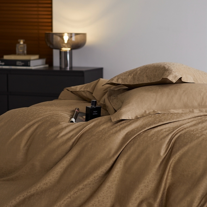 91家纺网 家纺一手货源 找家纺 梦享生活家居 2024新款100支全棉提花贡缎四件套 唯美之歌（金棕）