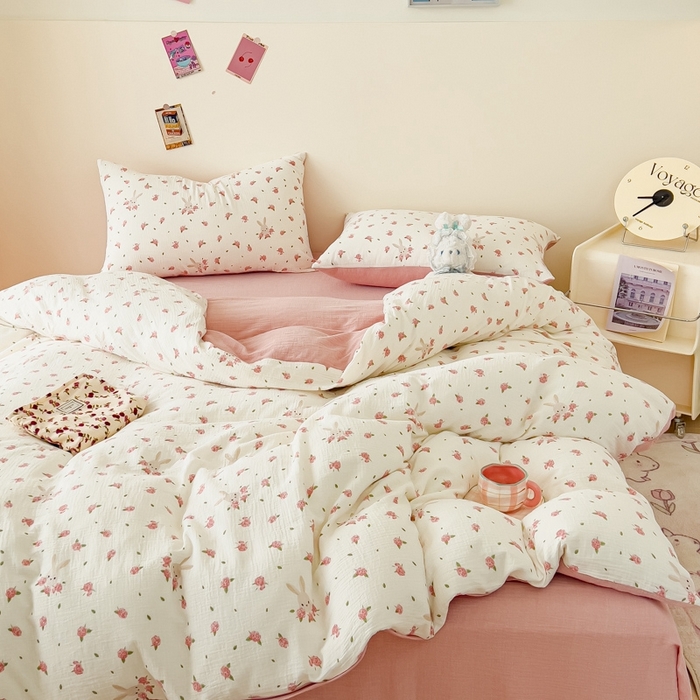 91家纺网 家纺一手货源 找家纺 木楌  2025新款全棉A类皱皱纱印花四件套 花与兔