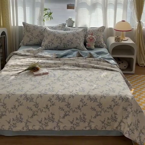 91家纺网 家纺一手货源 找家纺 帕拉美拉 2025新款全棉夏被羽丝棉款夏被四件套 满庭-米-羽丝棉