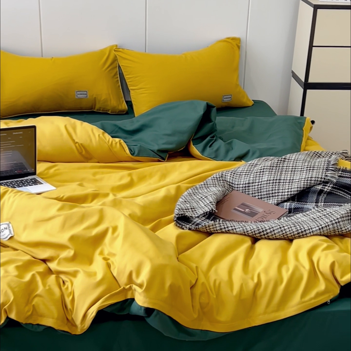 91家纺网 家纺一手货源 找家纺 蓝淋 2024新春款日式简约婴儿可以啃咬的超柔混搭水洗棉四件套 姜黄+墨绿