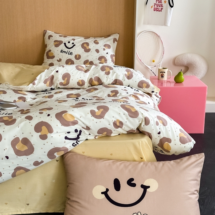 91家纺网 家纺一手货源 找家纺 时年 2024新款全棉数码大版趣味系列四件套 豹纹笑脸