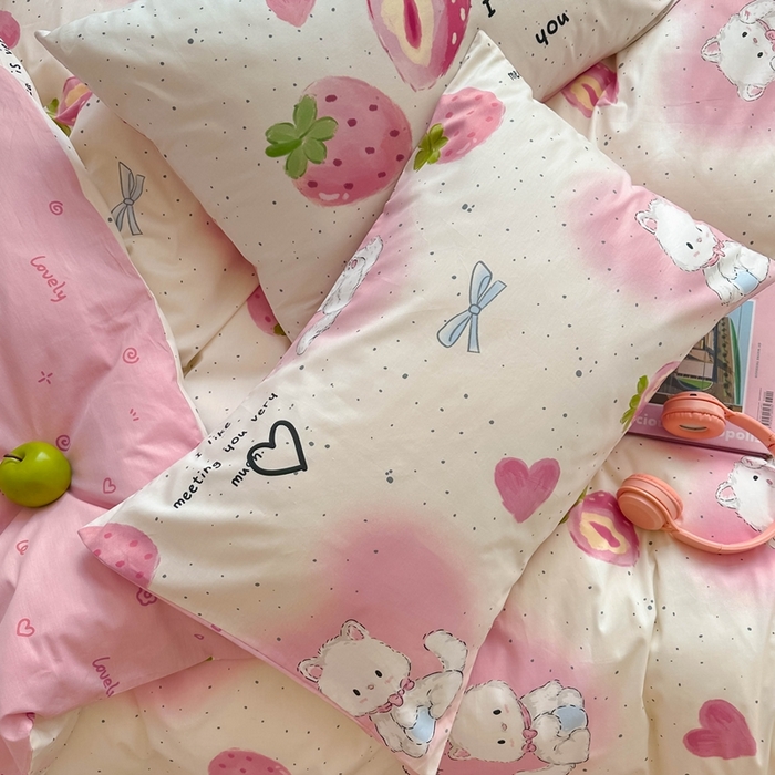 91家纺网 家纺一手货源 找家纺 时年 2024新款全棉数码大版趣味系列四件套 草莓喵