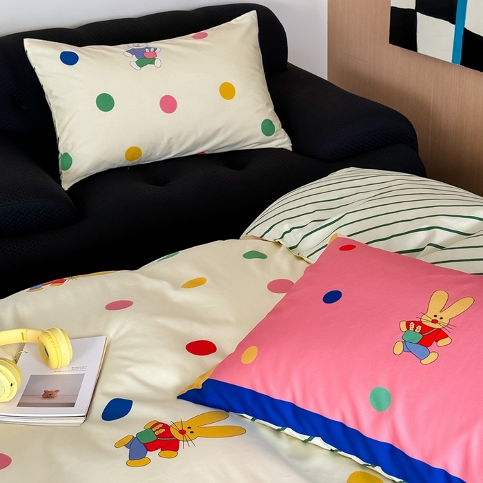 91家纺网 家纺一手货源 找家纺 时年 2024新款全棉数码大版趣味系列四件套 波点兔