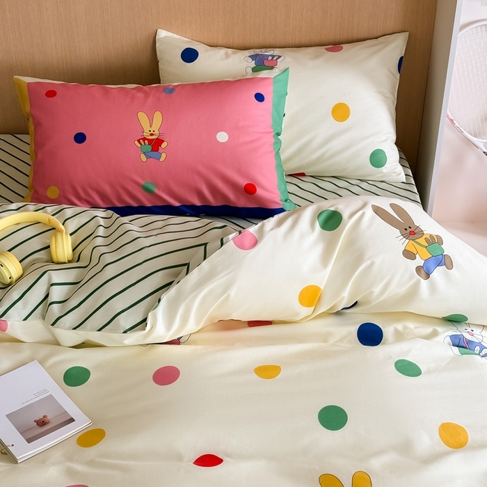 91家纺网 家纺一手货源 找家纺 时年 2024新款全棉数码大版趣味系列四件套 波点兔