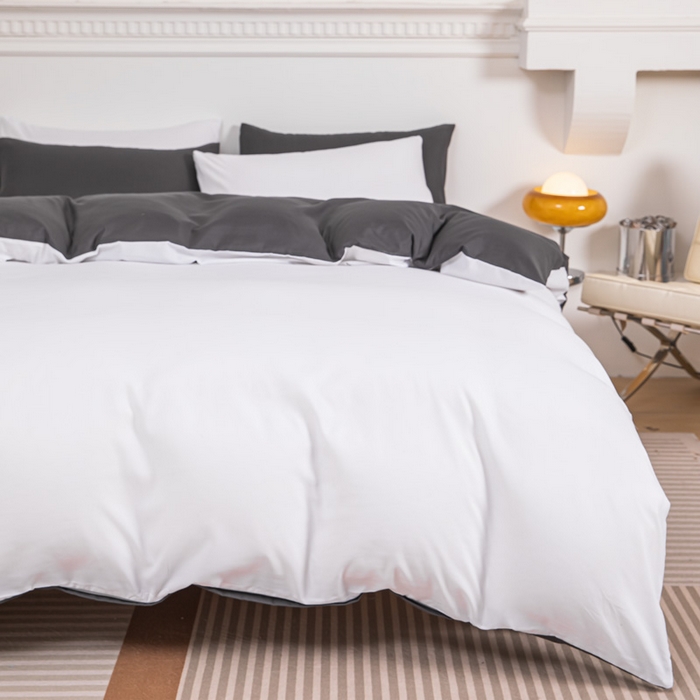 91家纺网 家纺一手货源 找家纺 莎臣豹 2025新款水洗棉磨毛纯色双拼简约风撞色单品被套 纯情白爱上高雅灰