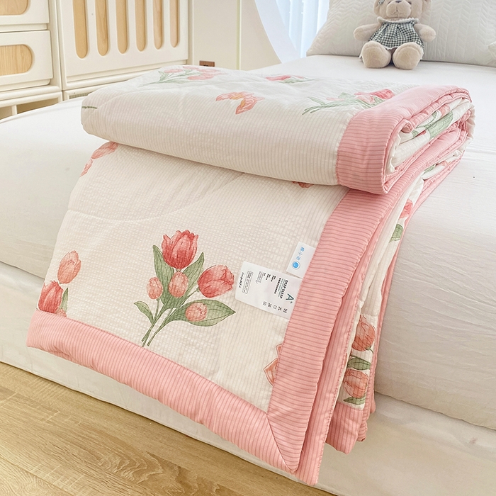 91家纺网 家纺一手货源 找家纺 金麦 2024新款A类有氧提花泡泡棉夏被 倾心