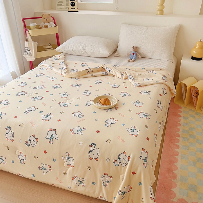 91家纺网 家纺一手货源 找家纺 木堇家居 2024新款10%大豆纤维针织棉夏被 开心鸭鸭