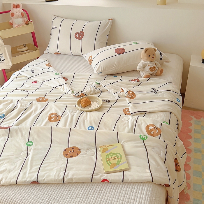 91家纺网 家纺一手货源 找家纺 木堇家居 2024新款10%大豆纤维针织棉夏被 条纹曲奇